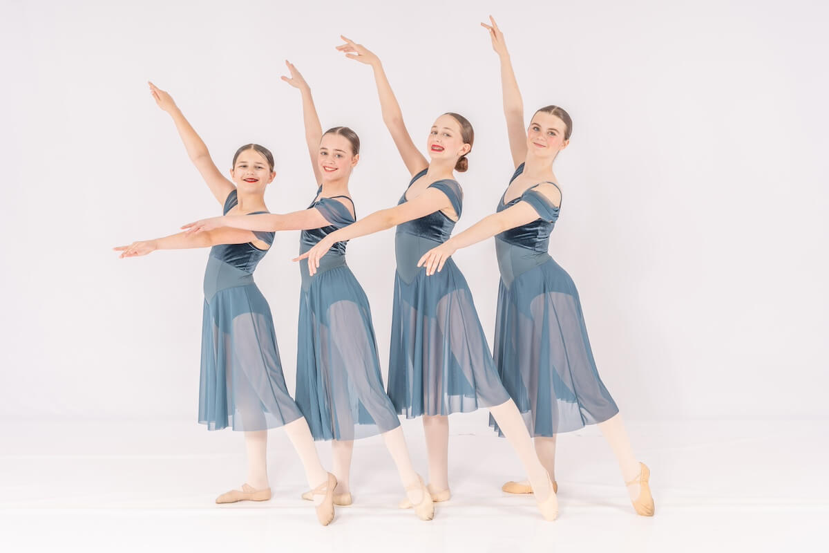 Music in Motion families and dancers together at the studio